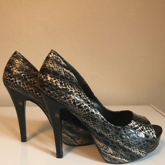 jessica simpson black snakeskin heels